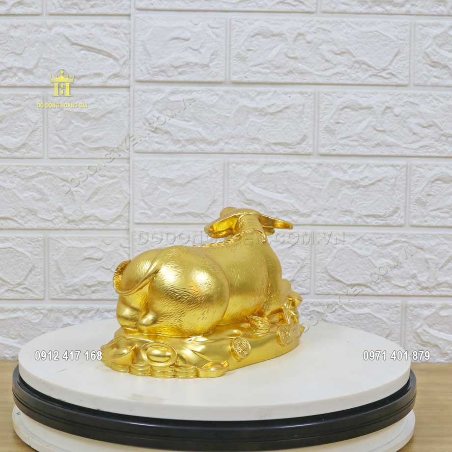 To&agrave;n bộ bề mặt tượng được mạ v&agrave;ng 24k cao cấp
